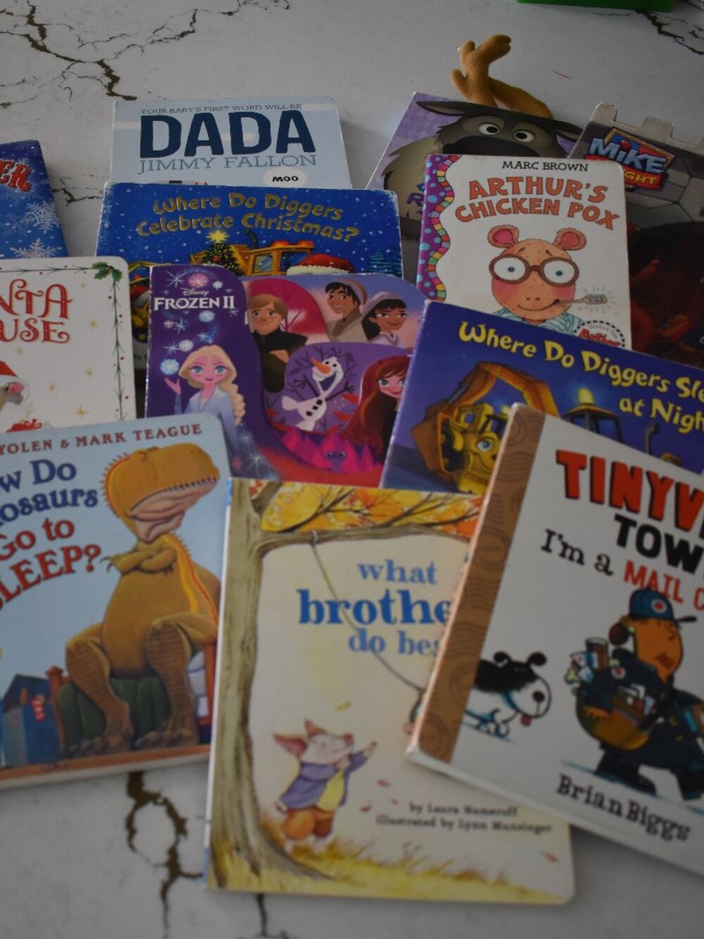 14 Book Bundle Kids Picture Board Books Disney Frozen Arthur Diggers Dinosaur